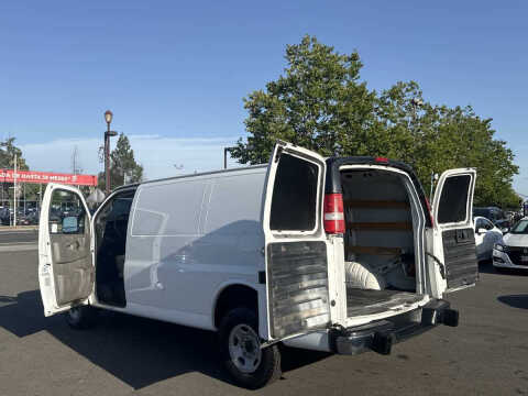 2017 GMC Savana 2500