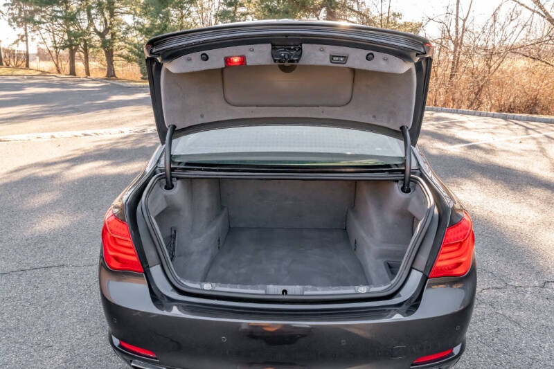 2011 BMW 7 Series 750Li xDrive