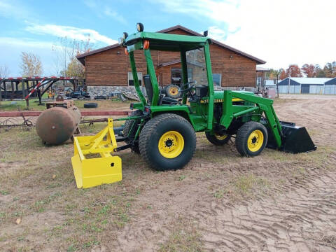 John Deere 955 Tractor with Bucket & Back Blade
