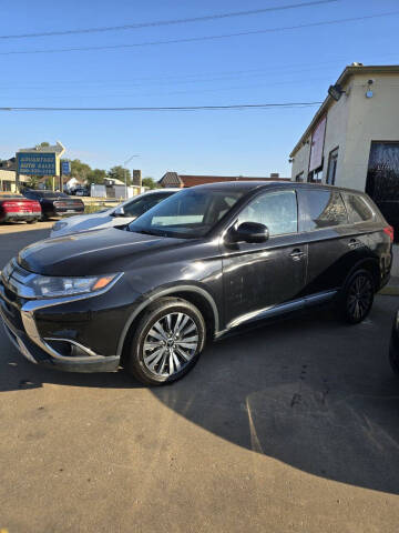 2019 Mitsubishi Outlander for sale at ADVANTAGE AUTO SALES in Enid OK