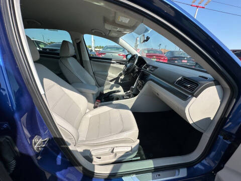 2017 Volkswagen Passat 1.8T R-Line