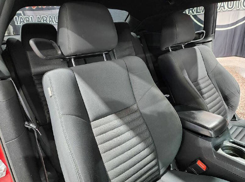 2012 Dodge Challenger SXT
