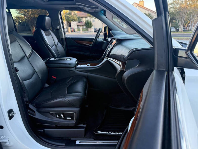 2016 Cadillac Escalade ESV Luxury Collection