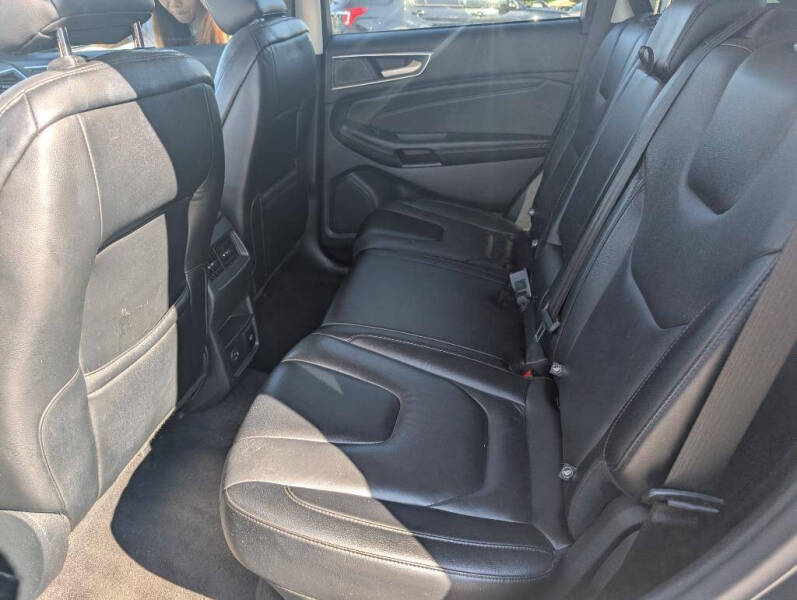 2022 Ford Edge Titanium