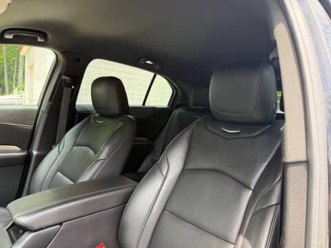 2023 Cadillac XT4 Premium Luxury