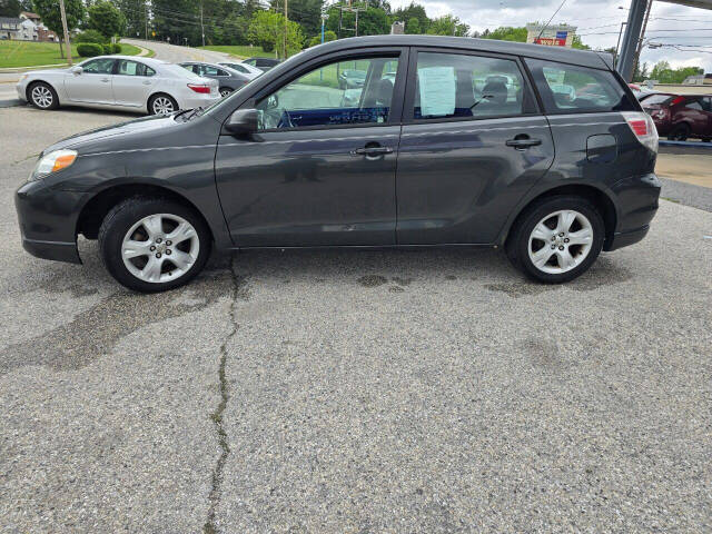 2005 Toyota Matrix for sale at QUEENSGATE AUTO SALES in York, PA