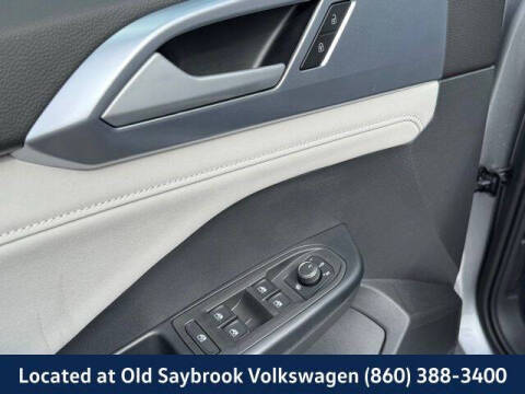 2025 Volkswagen Taos SE 4Motion