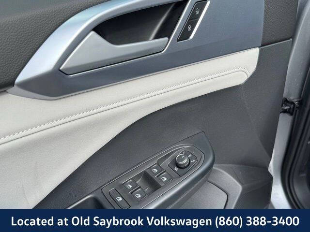 2025 Volkswagen Taos SE 4Motion