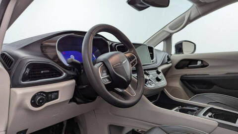 2023 Chrysler Pacifica Plug-In Hybrid Limited