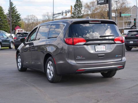 2017 Chrysler Pacifica Hybrid Touring Plus