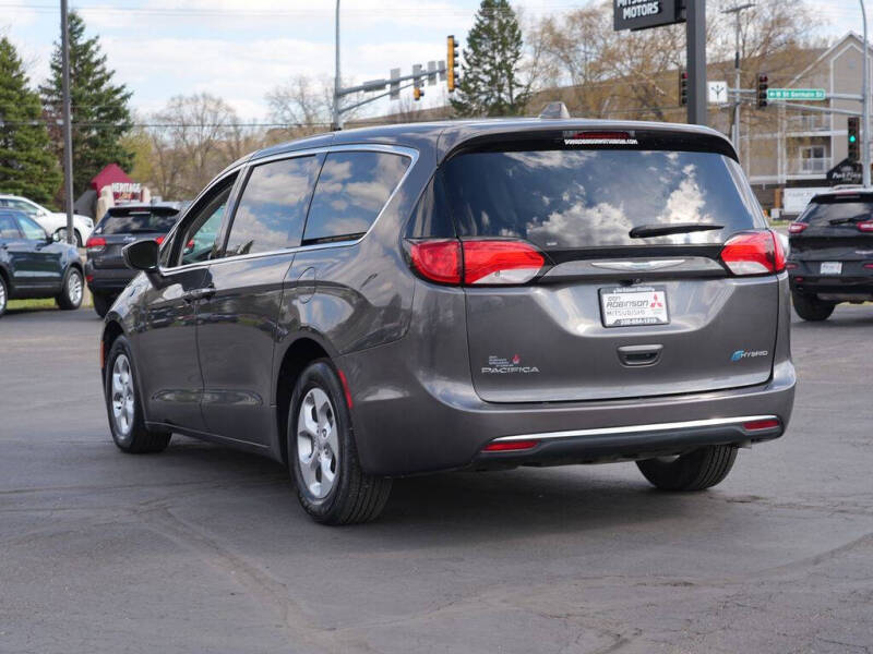 2017 Chrysler Pacifica Hybrid Touring Plus