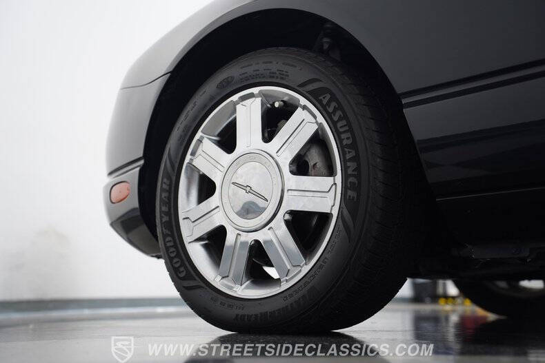 2005 Ford Thunderbird Deluxe