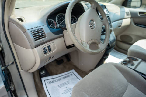 2005 Toyota Sienna LE 7 Passenger