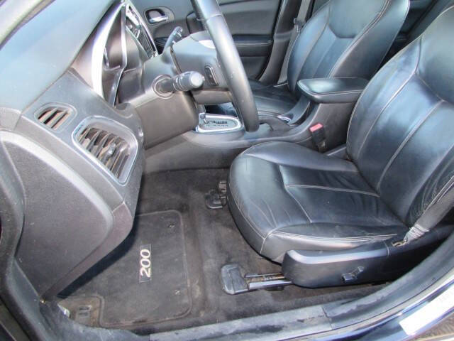 2014 Chrysler 200 Limited