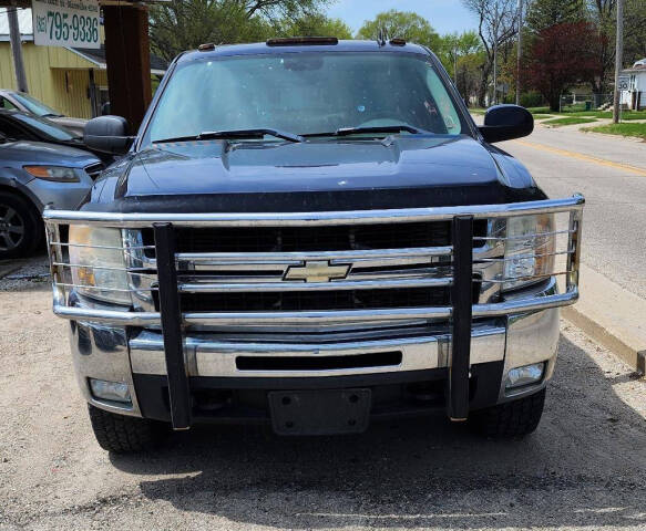 2008 Chevrolet Silverado 2500HD for sale at EMPORIUM MOTORS INC in Marseilles, IL