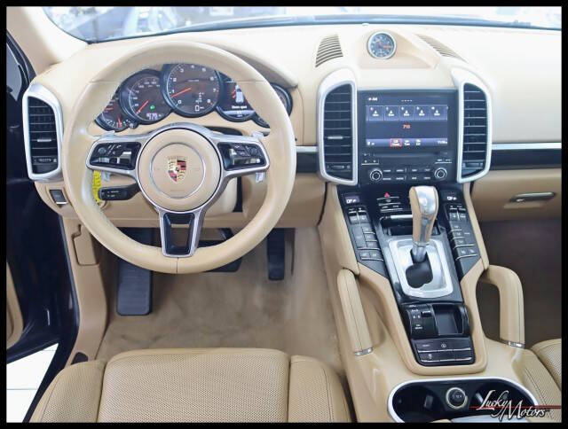 2017 Porsche Cayenne Platinum Edition