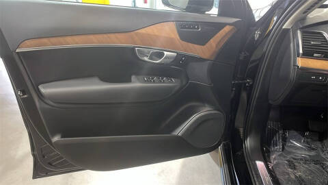 2024 Volvo XC90 Recharge T8 Plus Bright Theme 6P