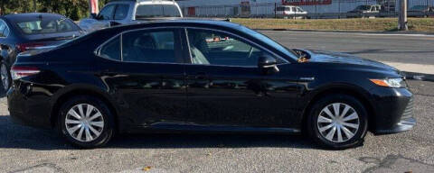 2020 Toyota Camry Hybrid LE