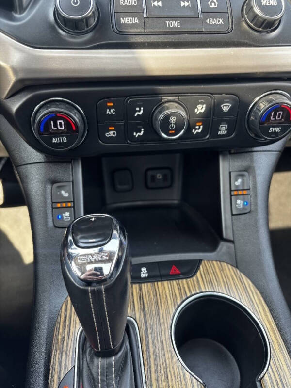 2019 GMC Acadia Denali