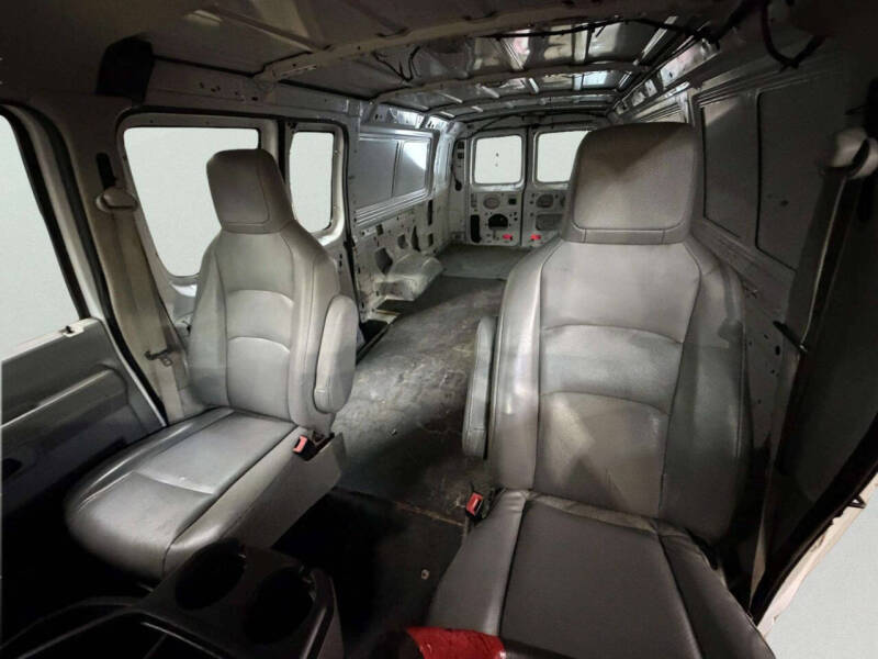 2010 Ford E-Series E-350 SD