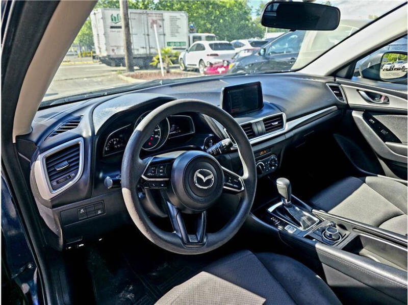 2017 Mazda MAZDA3 Sport
