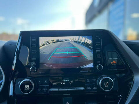 2021 Toyota Highlander Hybrid XLE