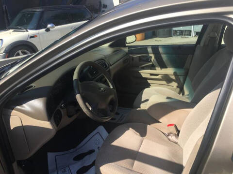 2002 Ford Taurus LX