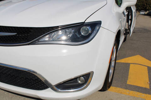 2018 Chrysler Pacifica Touring L Plus