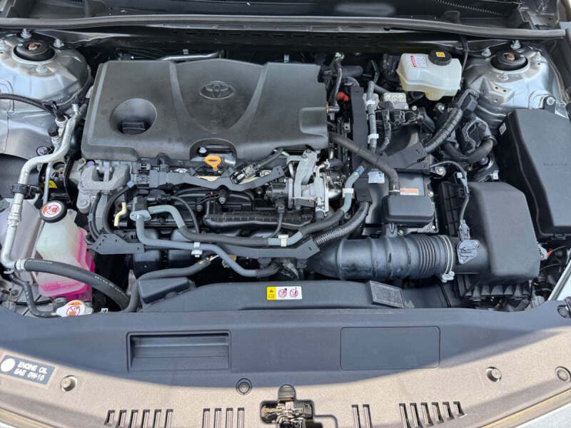 2020 Toyota Camry Hybrid LE