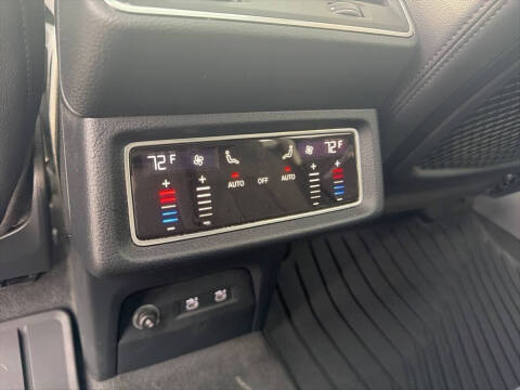 2021 Audi e-tron quattro Premium