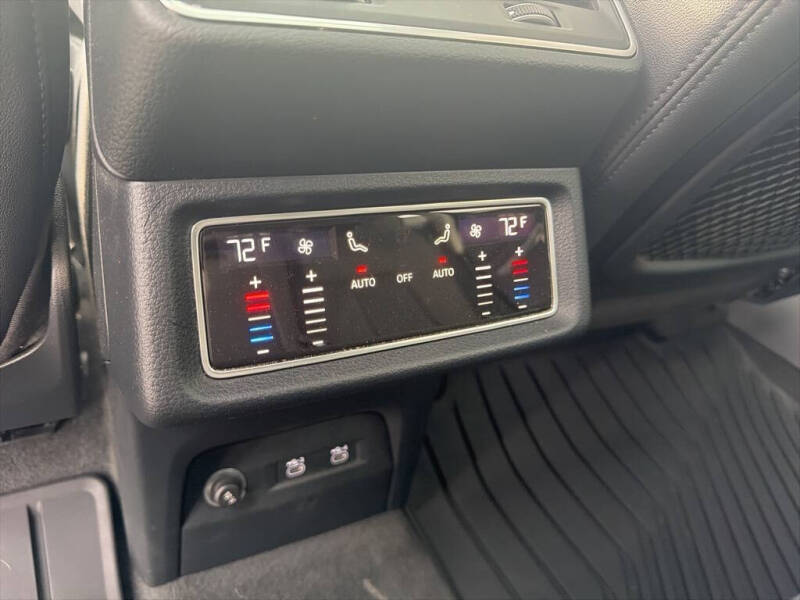 2021 Audi e-tron quattro Premium