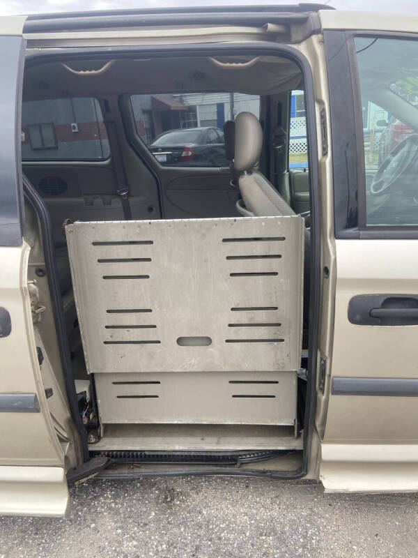 2005 Dodge Grand Caravan SE