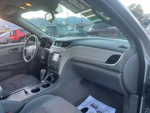 2017 Chevrolet Traverse LS