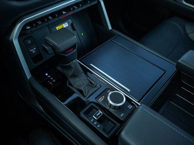 2024 Toyota Tundra Platinum HV