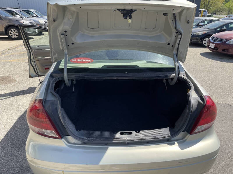 2006 Ford Taurus SE