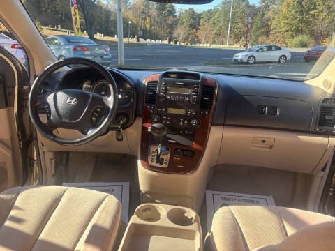 2007 Hyundai Entourage SE