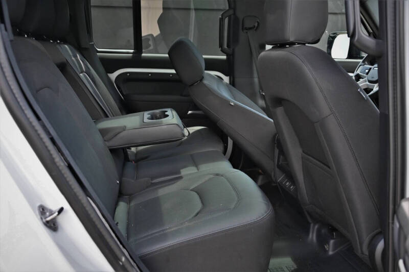 2025 Land Rover Defender 110 P300 S