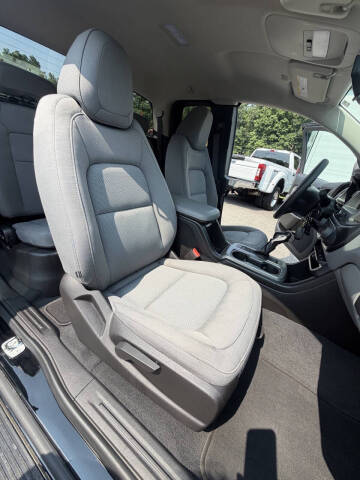 2022 GMC Canyon Elevation Standard