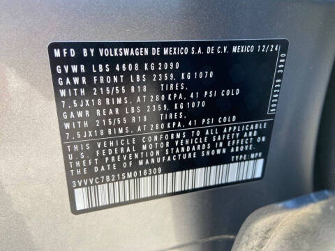 2025 Volkswagen Taos SE 4Motion