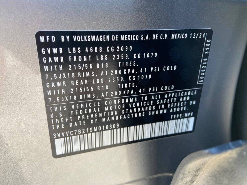 2025 Volkswagen Taos SE 4Motion