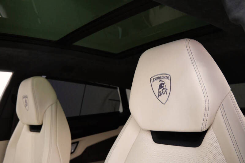 2022 Lamborghini Urus