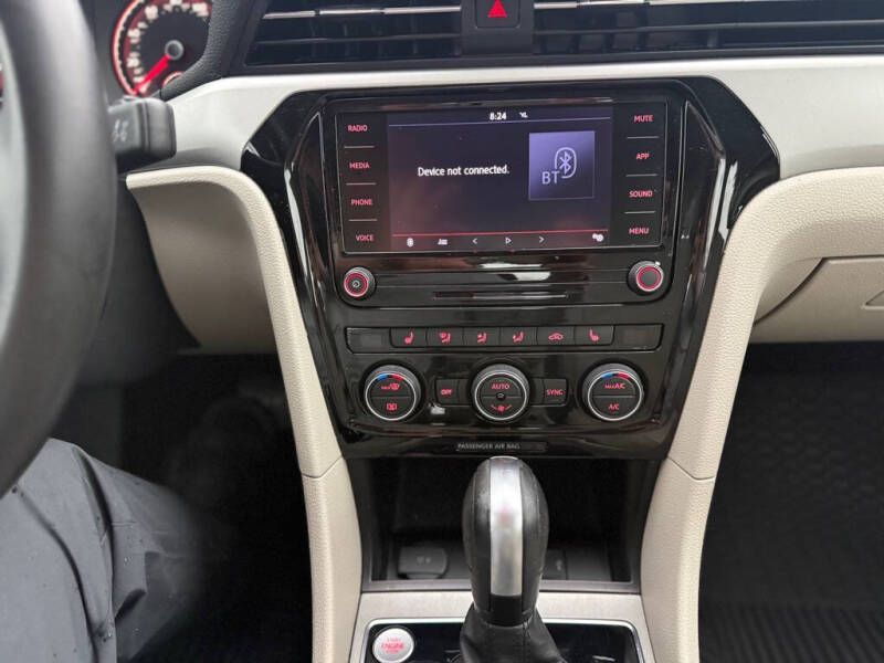 2022 Volkswagen Passat SE