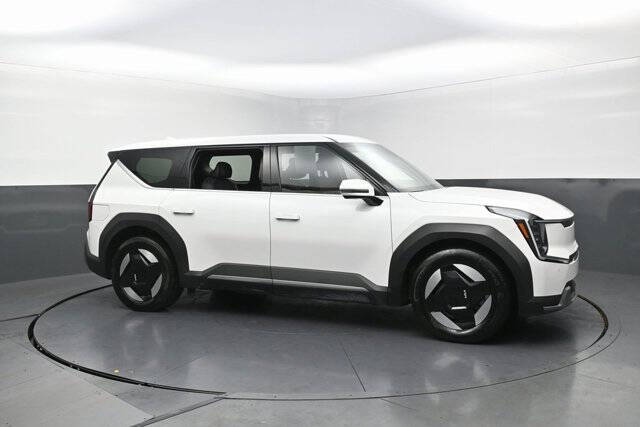 2024 Kia EV9 Light Long Range