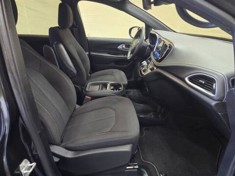 2024 Chrysler Pacifica Touring