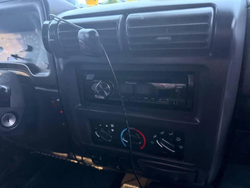 1999 Jeep Wrangler SE