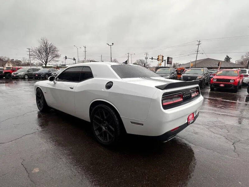 2018 Dodge Challenger 392 HEMI Scat Pack Shaker