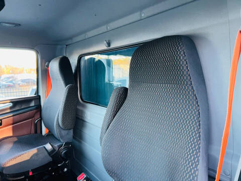 2021 Hino L6