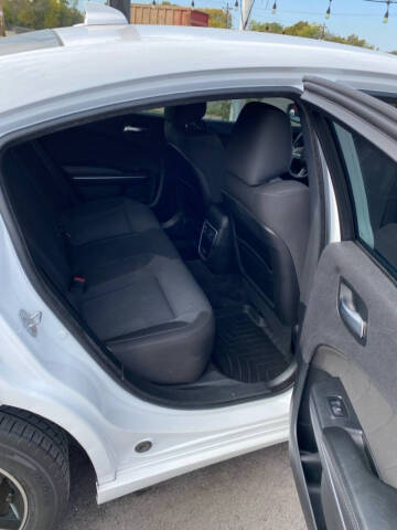 2017 Dodge Charger SXT