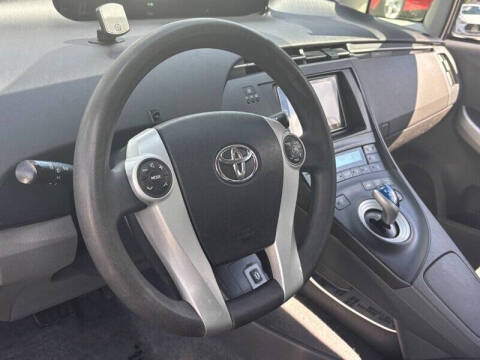 2010 Toyota Prius III