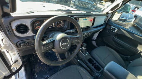 2024 Jeep Gladiator Sport S